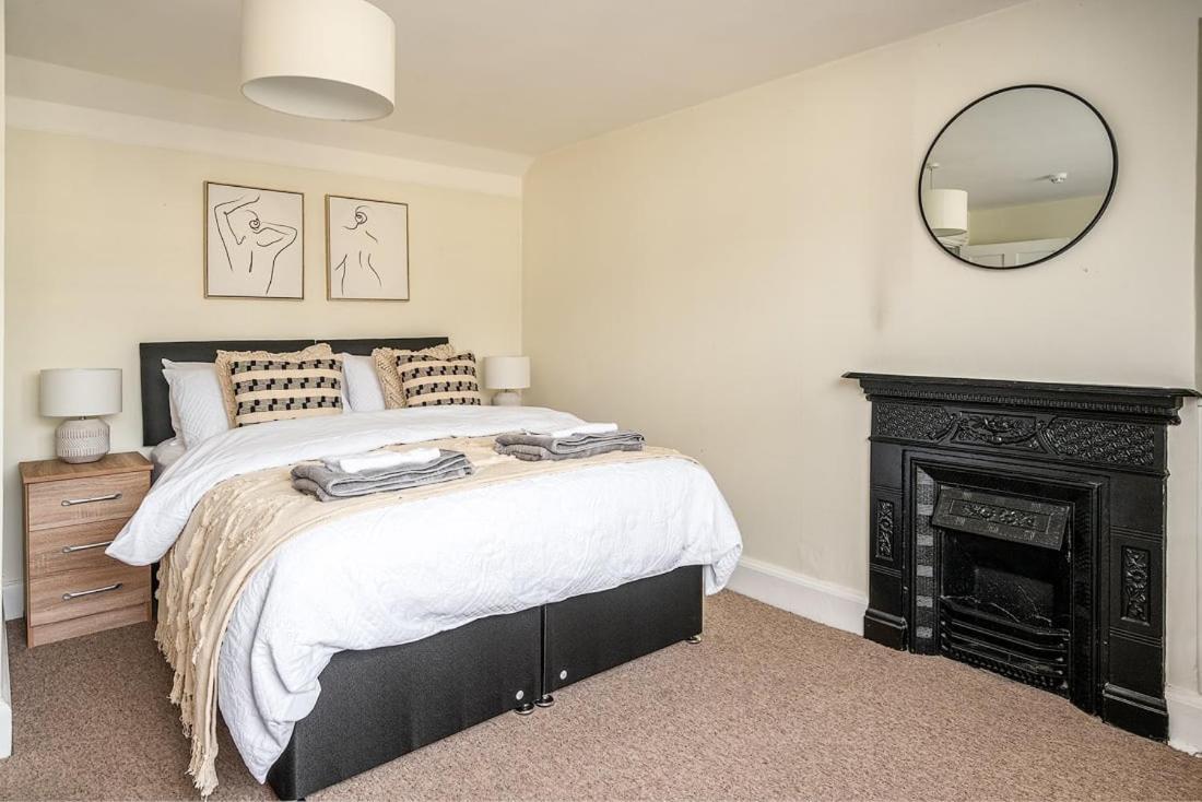 Beautiful Character 3 Bed City Centre Apartment Bath Exterior photo